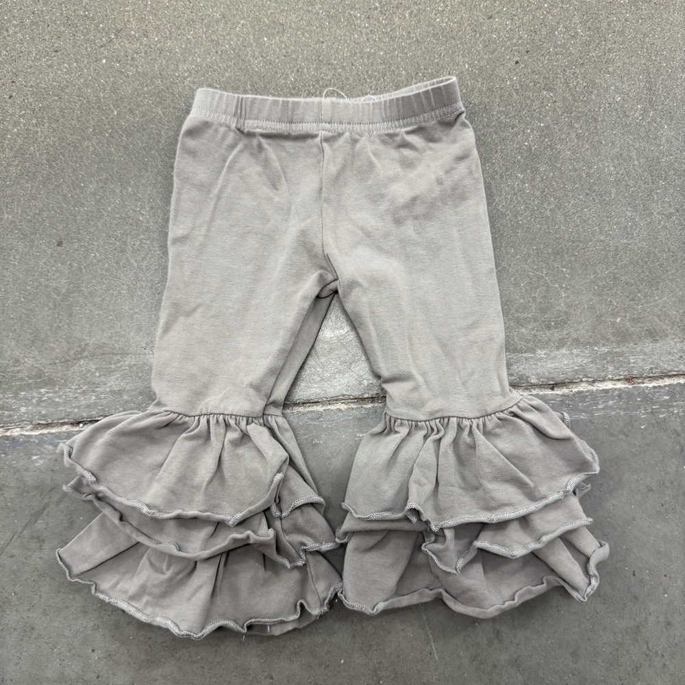 Gray Ruffle Kids Bottoms size 6 months